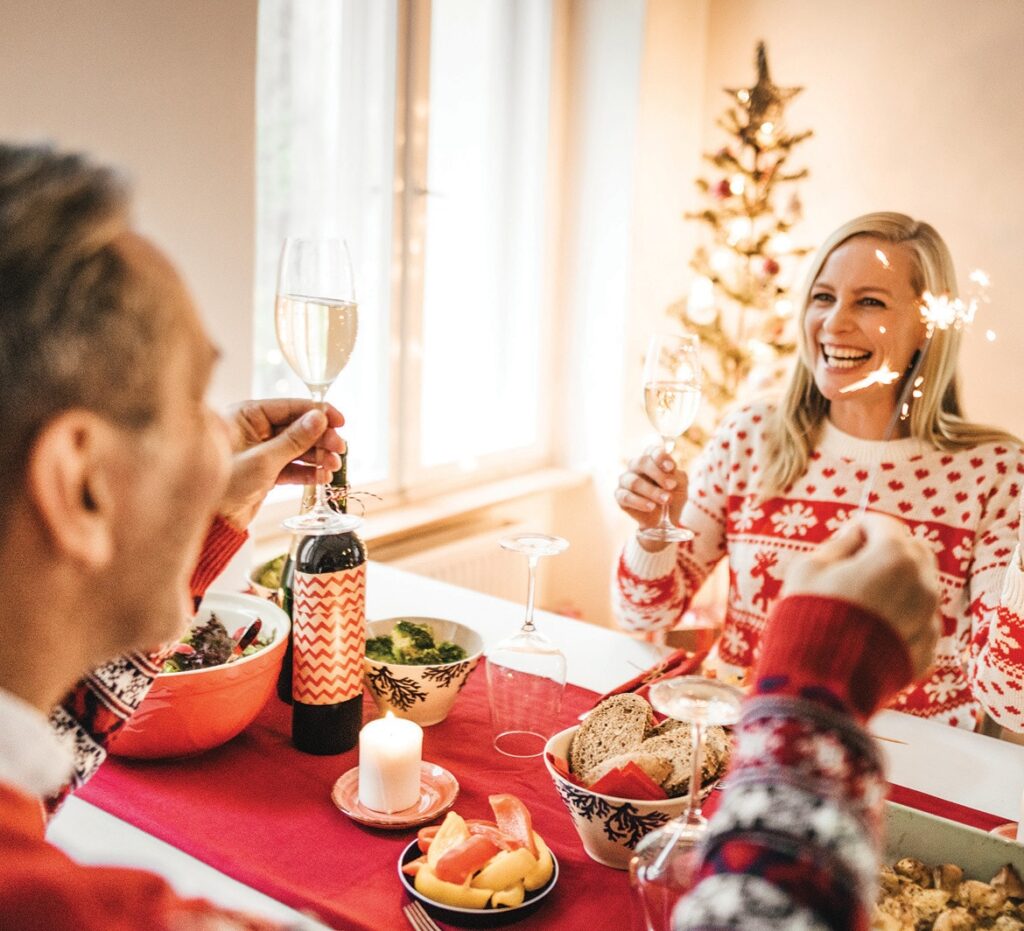 Celebrate the holidays by prioritizing your health with tips for a nutritious and enjoyable season. Stay healthy this holiday season by making simple and nutritious choices. Ensure your holiday festivities remain vibrant by discovering how to make nutritious choices and avoid unhealthy eating habits with helpful tips.